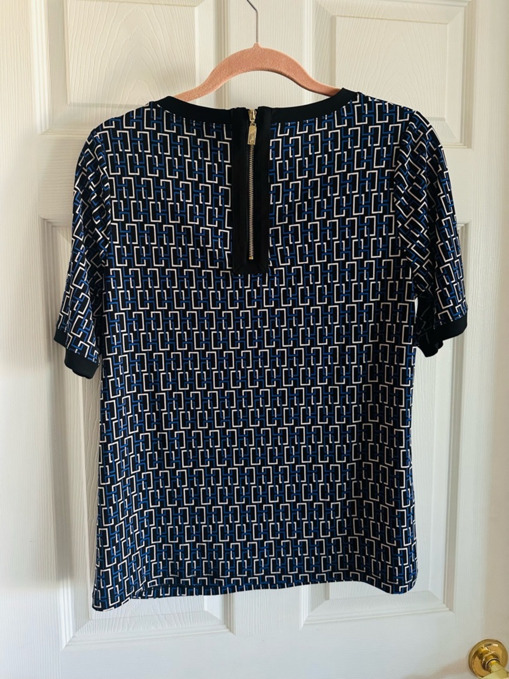 Anne Klein Geometric Pattern Top - Picture 2 of 4